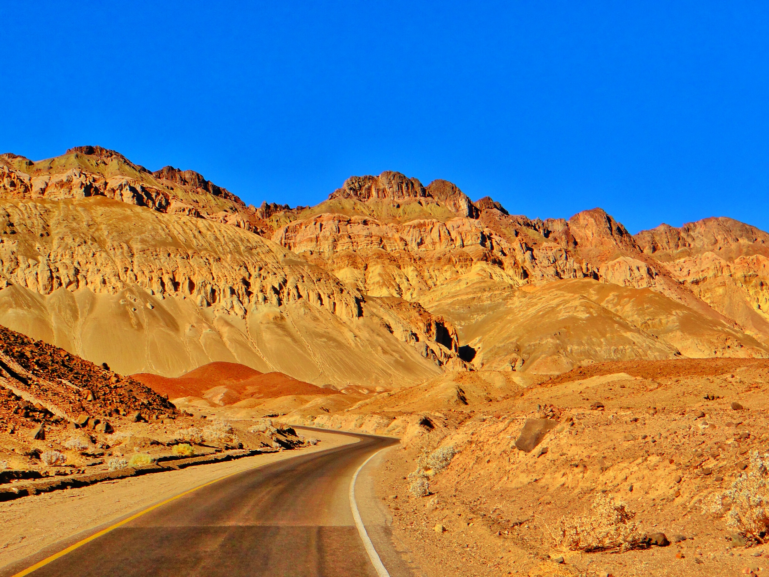 A ghost town, hidden waterfalls and unbearable heat in Death Valley