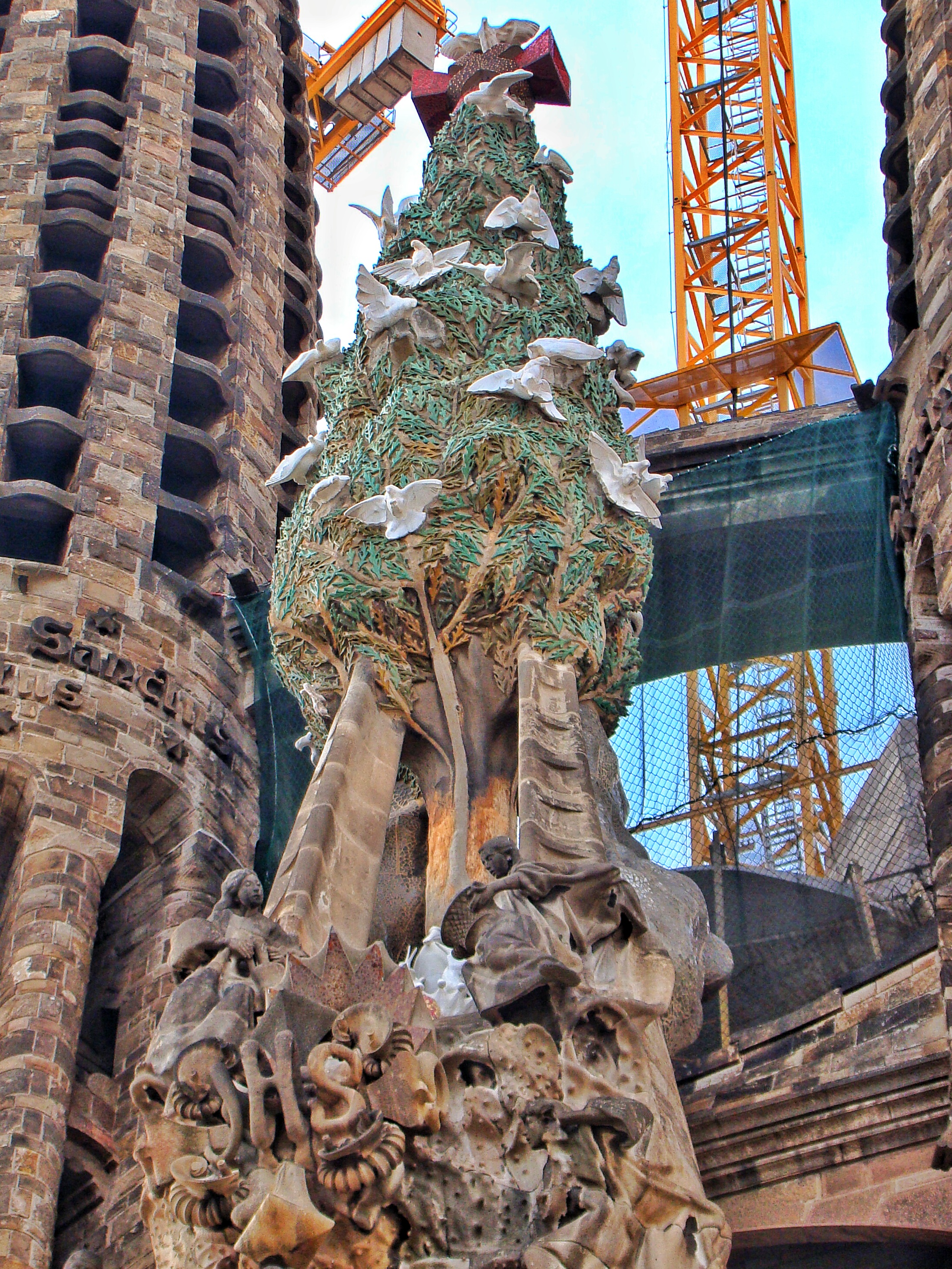 Barcelona: Must See Attractions Created By Gaudi - WORLD WANDERISTA