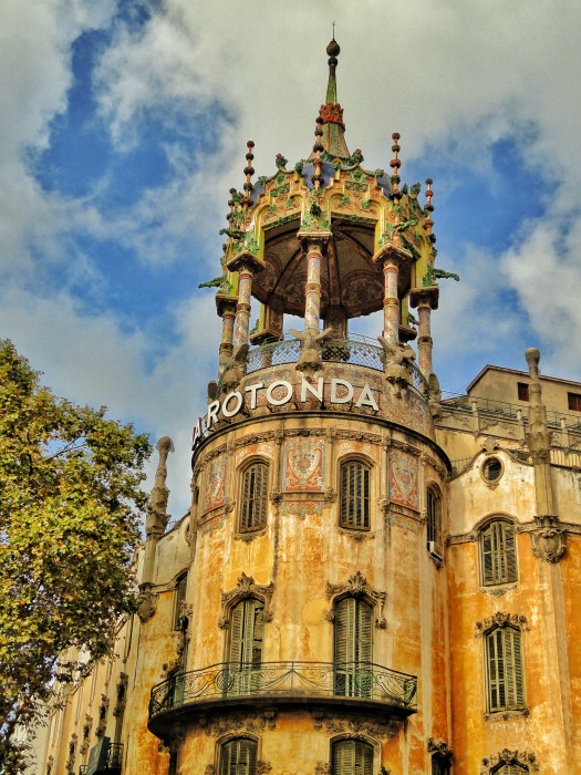 La Rotonda Barcelona - World Wanderista